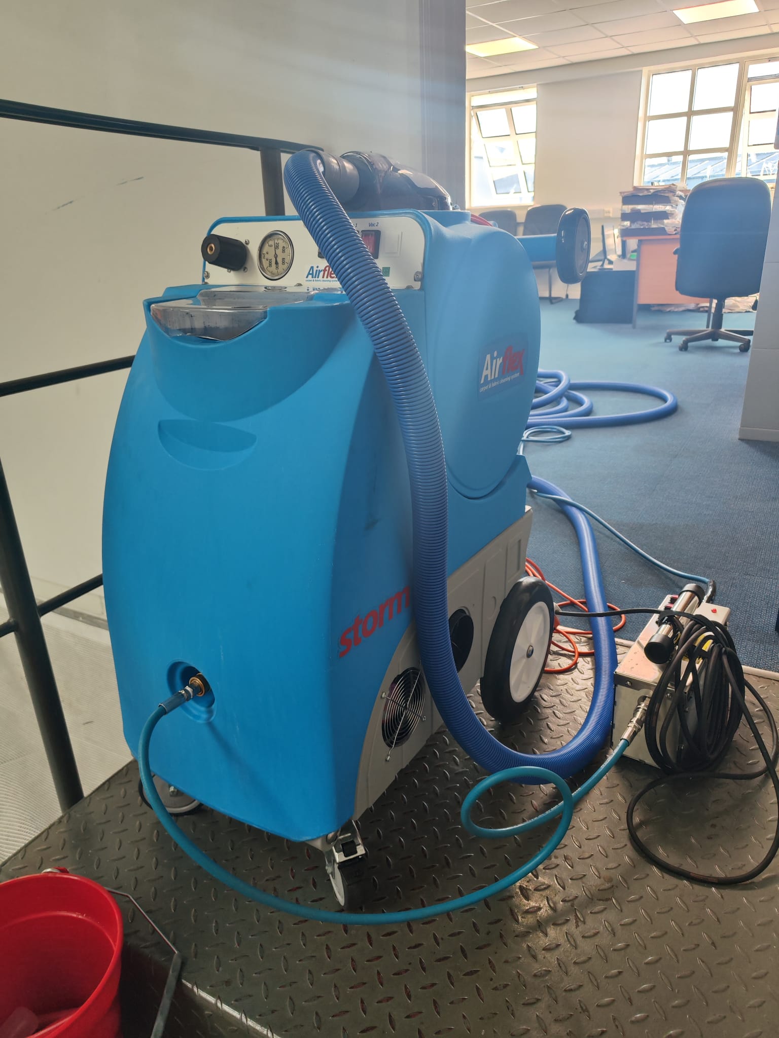 Professional carpet cleaning equipment for commercial premises